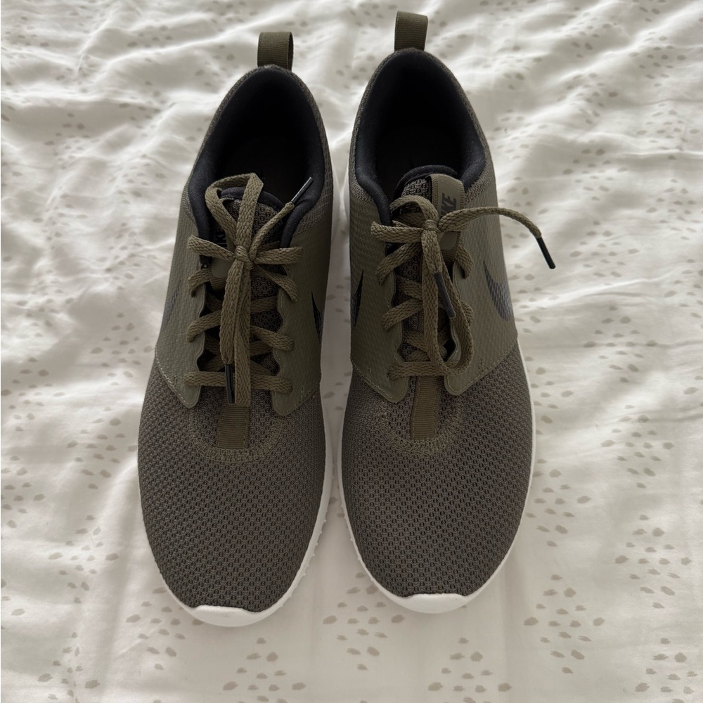Nike Men's Olive Athletic Shoes